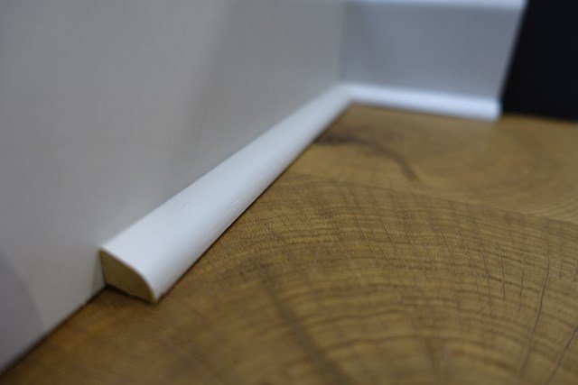 Berry 1/4 rond MDF + film blanc -  14x14x2400 mm x 4 pc soit 9,60 ml